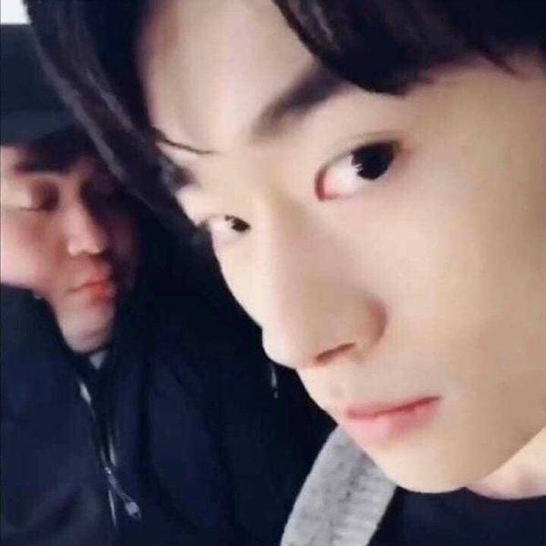 易烊千玺偷拍胖虎上热搜了?是怎么回事?