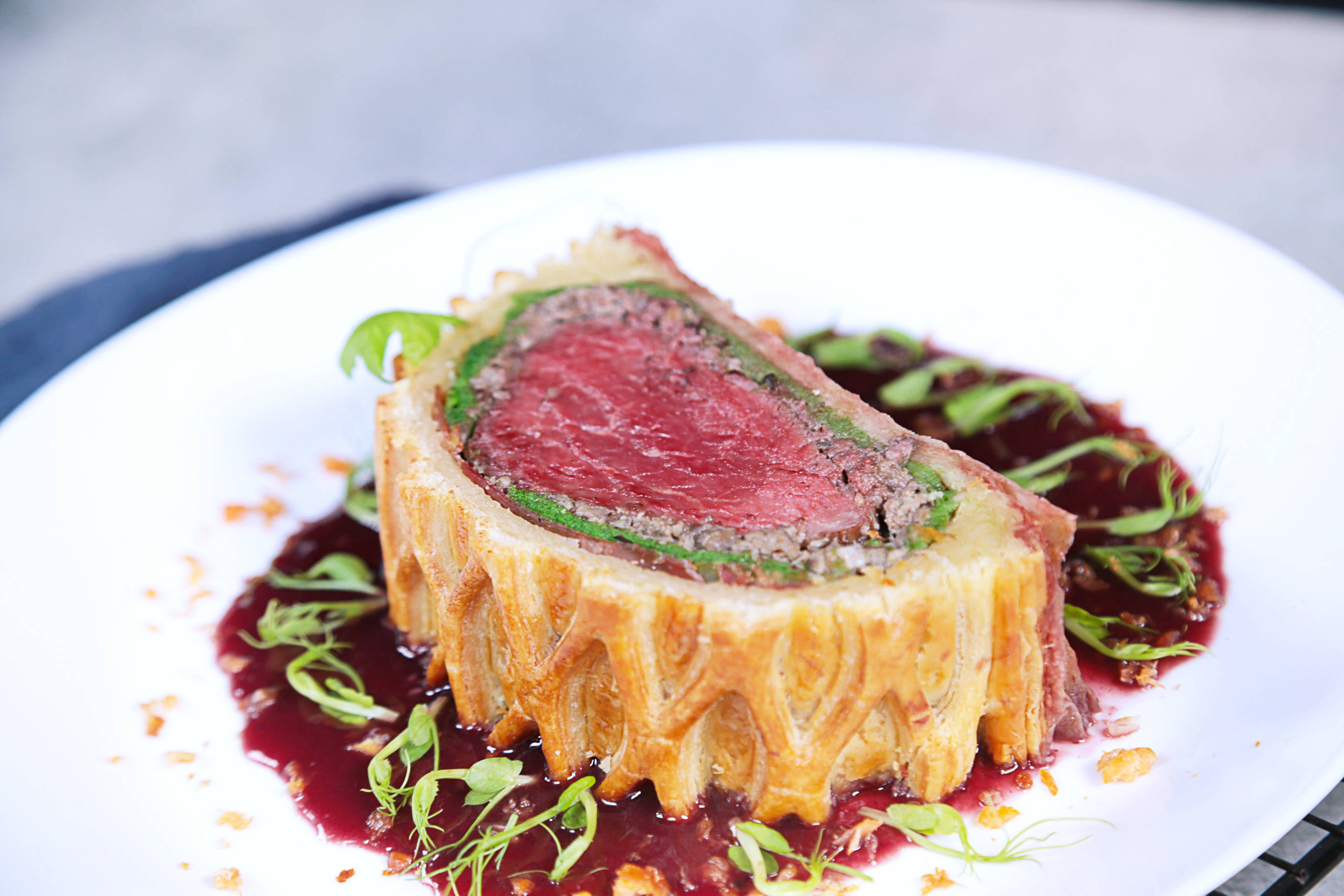 三分熟酥皮焗牛排