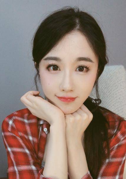 这也太惨了吧一代女神轩子巨2兔回应停播我现在也很懵