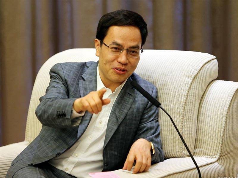 最美"富二代",有明星颜值却不靠脸吃饭,如今成为"投资女王"_李亚倩