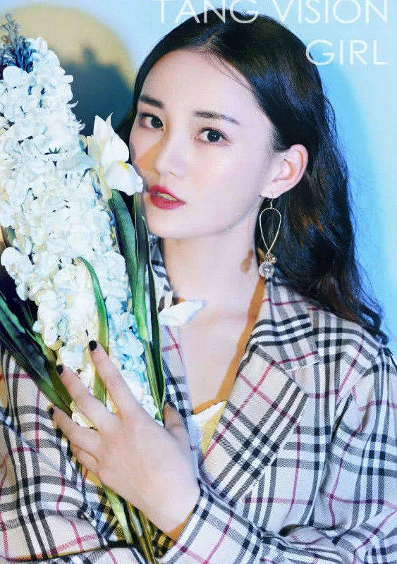 还记得《红苹果乐园》的萧晴吗?逆生长美到认不出,网友直呼女神_气质