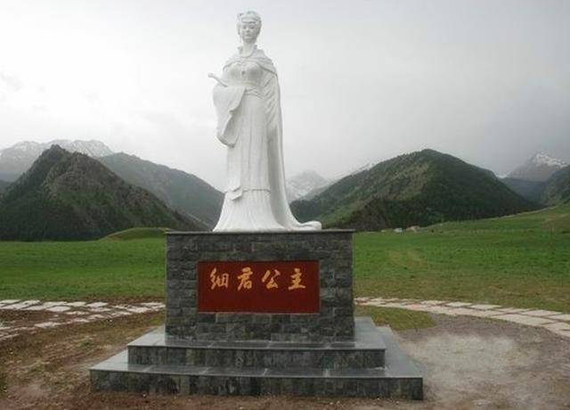 但是,细君公主和解忧公主出塞和亲的故事,却更值得人们传颂.