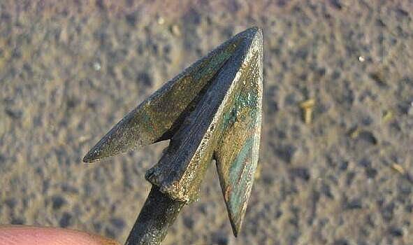 原创古代打仗时,弓箭手为何要将箭头在"金汁"里浸泡?金汁是什么?