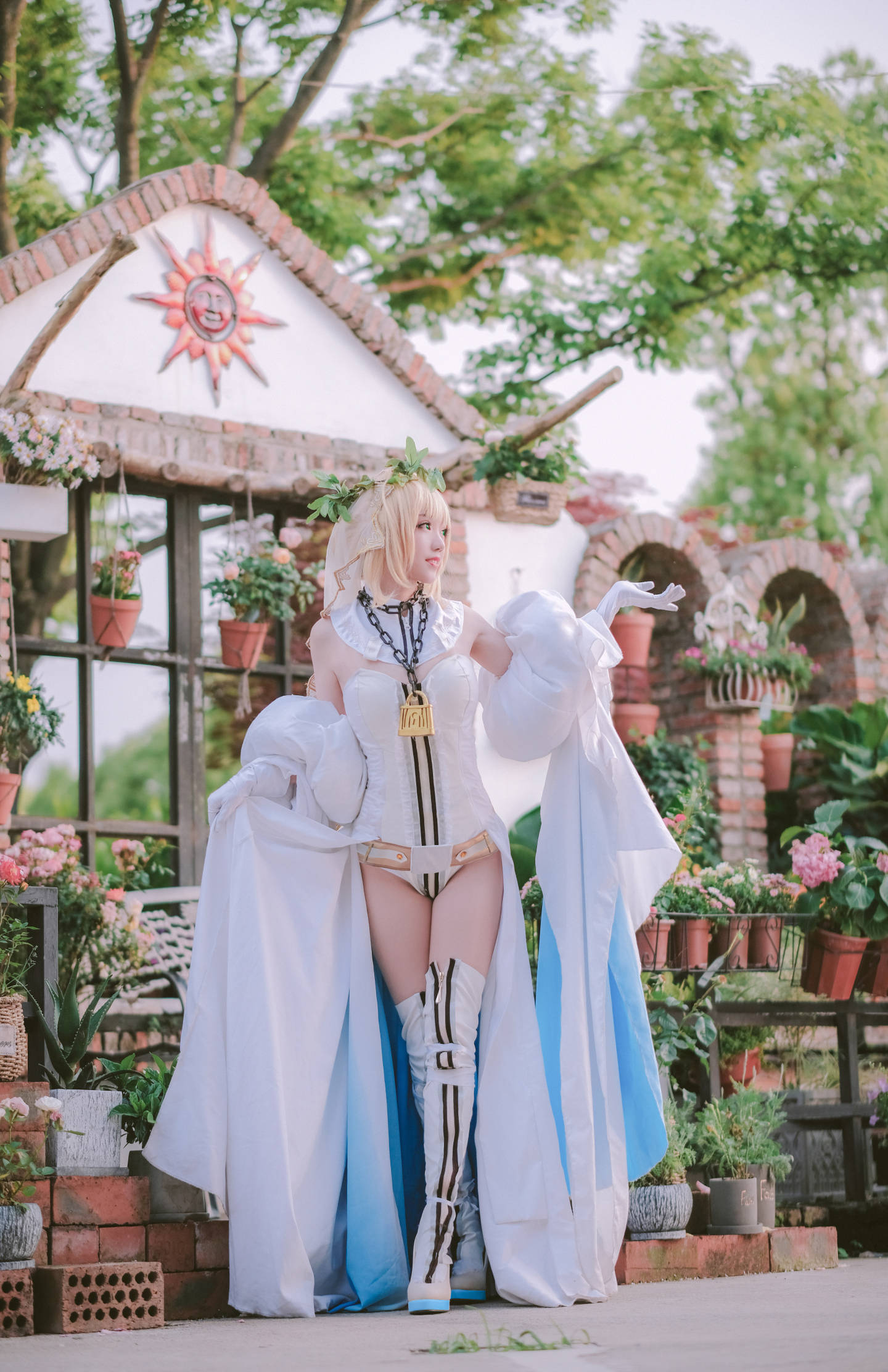 每日图鉴大赏fgo 尼禄红saber cos白纱裙太美了