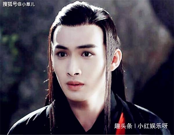 其实在邓伦之前,马可在《花千骨》中饰演的杀阡陌也是魔尊,而且当时