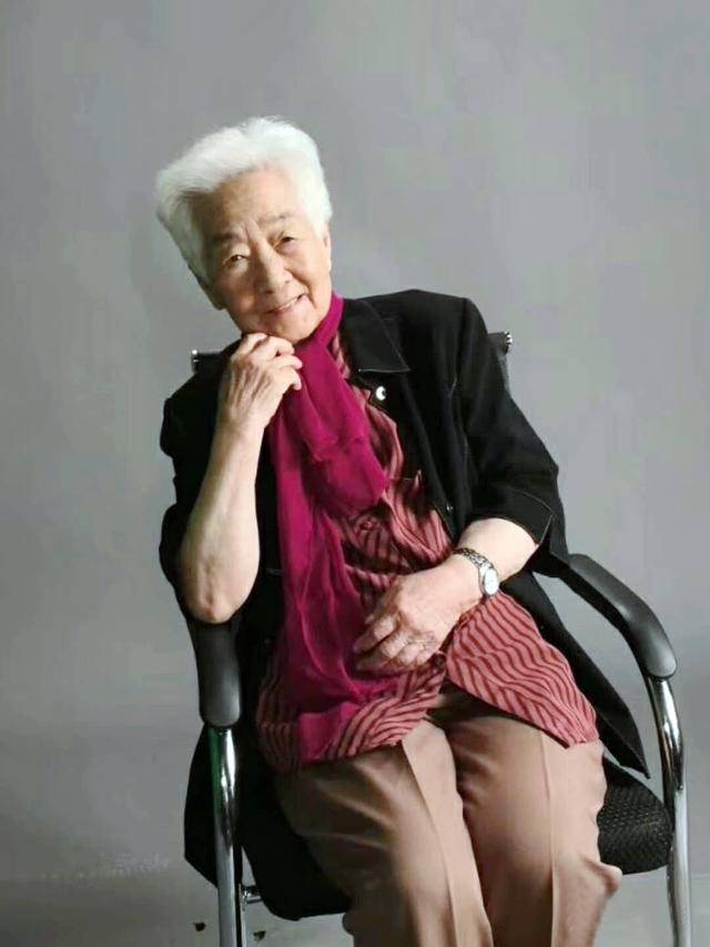 但就算从中国儿童电影制片厂厂长的岗位上退下来,但她也同样牵挂着