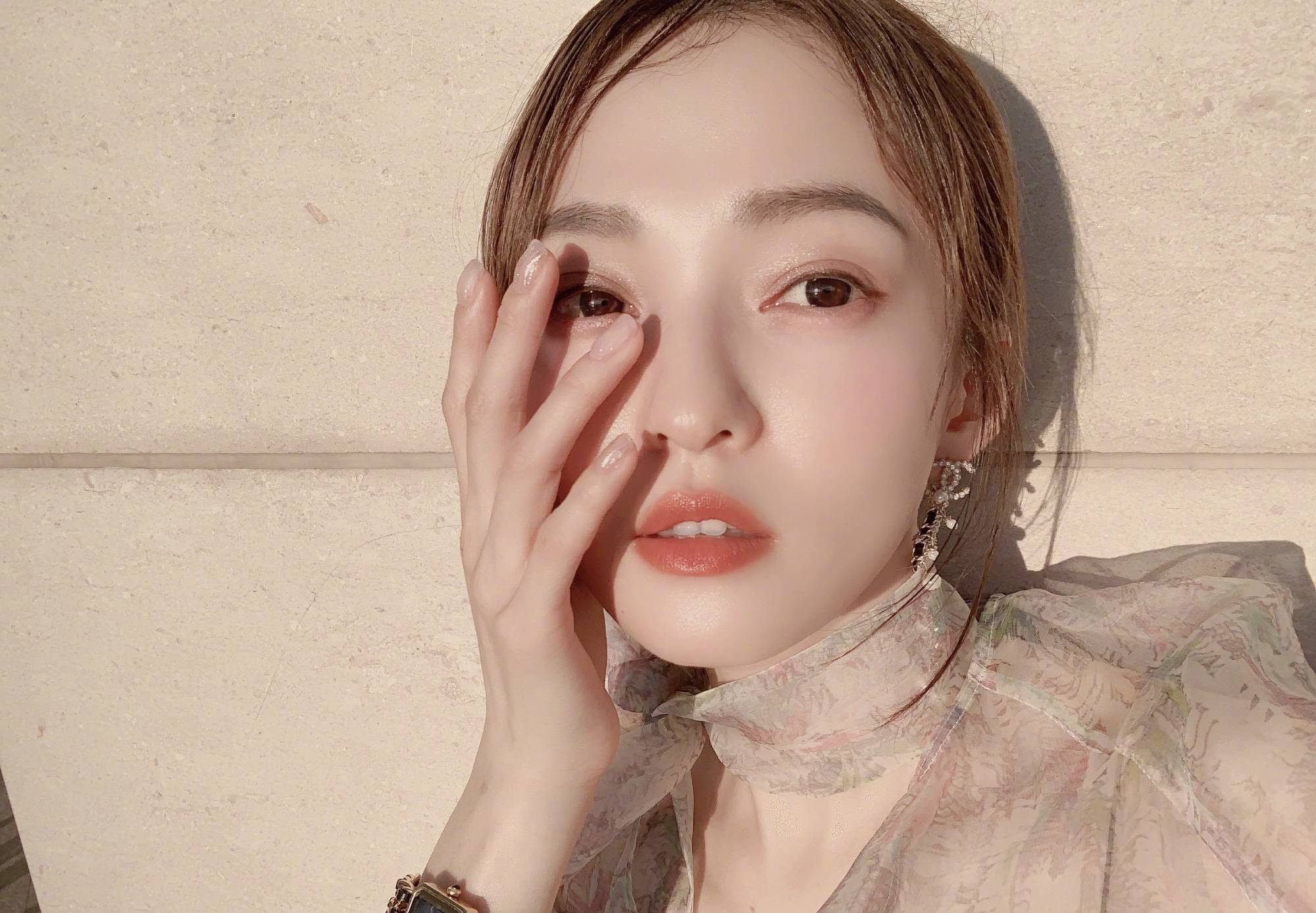 皮肤好不显老女人做好这4点肌肤白净水嫩看着真减龄