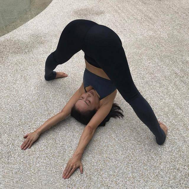 原创常练4个瑜伽动作,持之以恒,让腰部曲线更妖娆