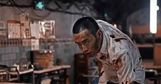 值得一提的事,陈坤主演的电影《火锅英雄》中,王彦霖就成功出演过反派
