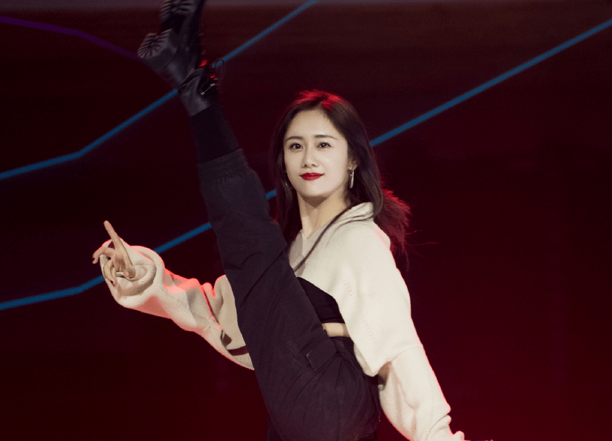 原创乘风破浪刘芸被淘汰模仿张雨绮暴躁掐腰发脾气很有画面感