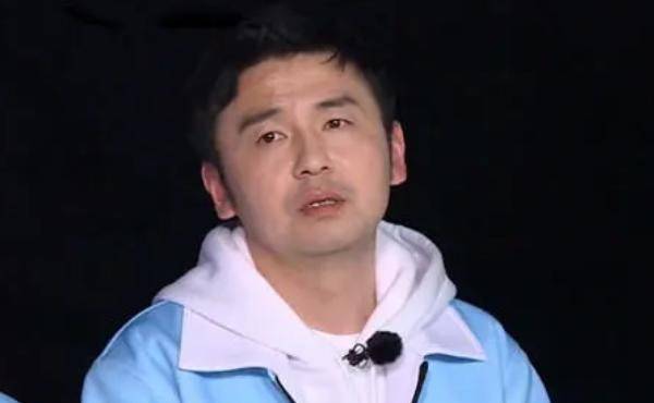 原创两位胖女孩,突然被节目组拉着称体重,雷佳音的反应太圈粉