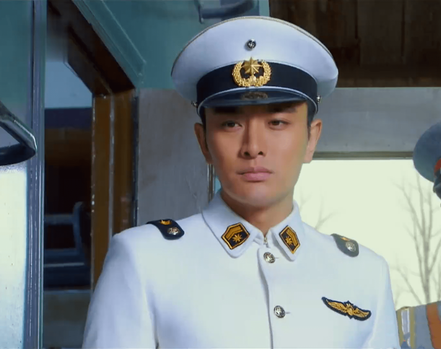 考古《偏偏喜欢你》高伟光的青葱年华,挥汗的兵哥哥,别提多俊朗