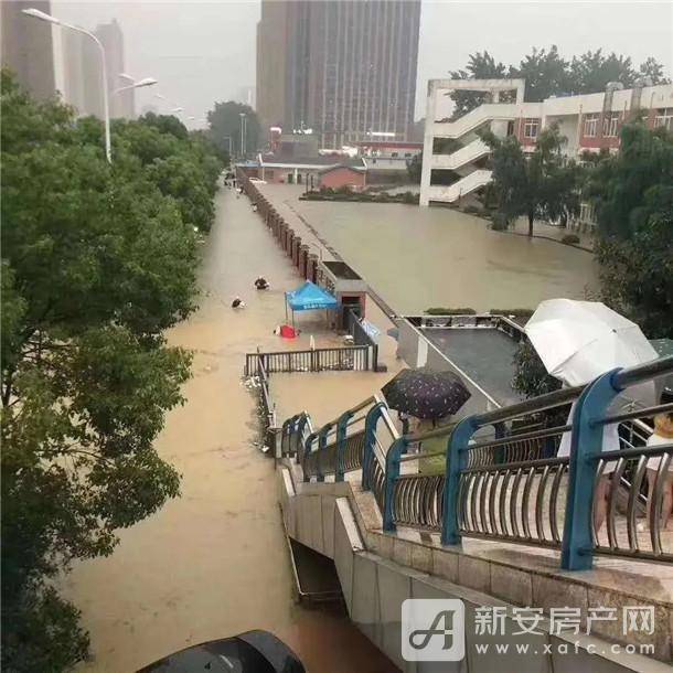 河南洛阳新安县暴雨图片