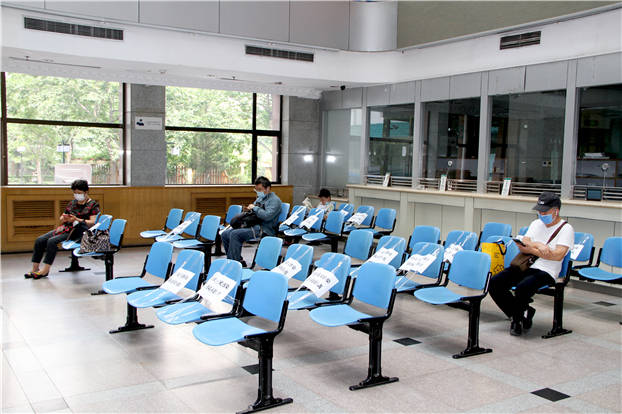 守好医院第一"关",站好疫情第一"岗"