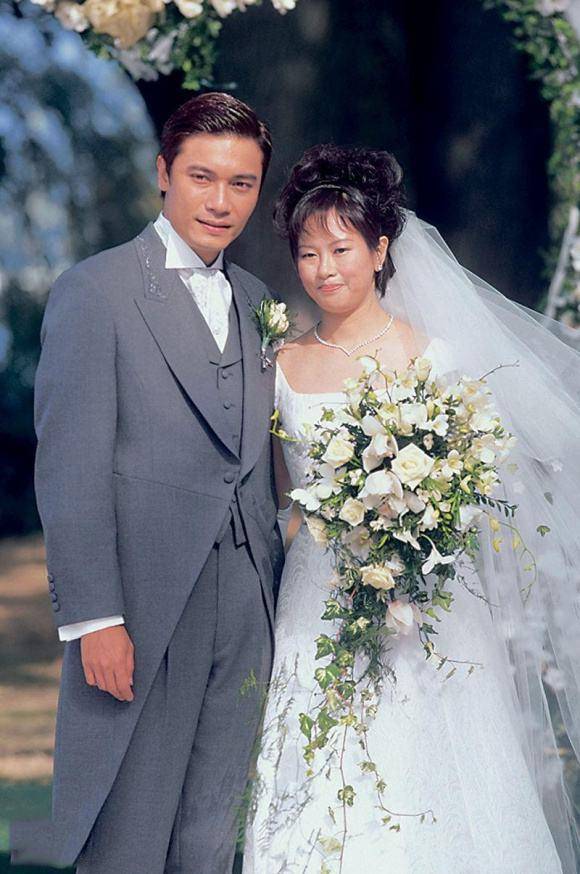 方敏仪就是罗嘉良后来的老婆,只是相伴近三十年后,两人还是分道扬镳