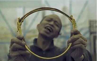 狠心抽掉自己的肋骨,从油画大师到行为艺术,何云昌经历了什么?_作品