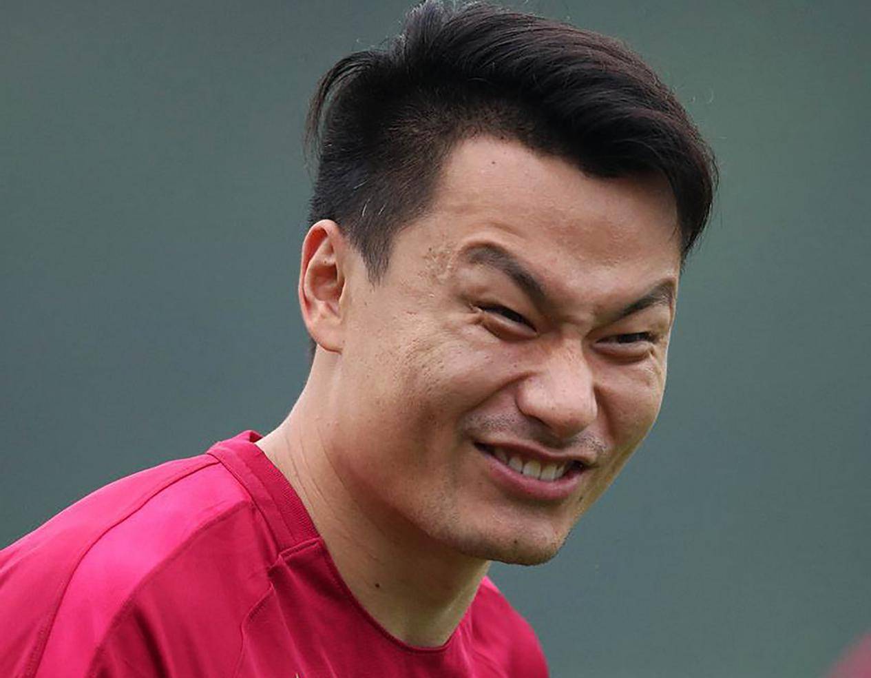 郜林转会近况:30岁校花妻子入住新豪宅,兼职副业成焦点!