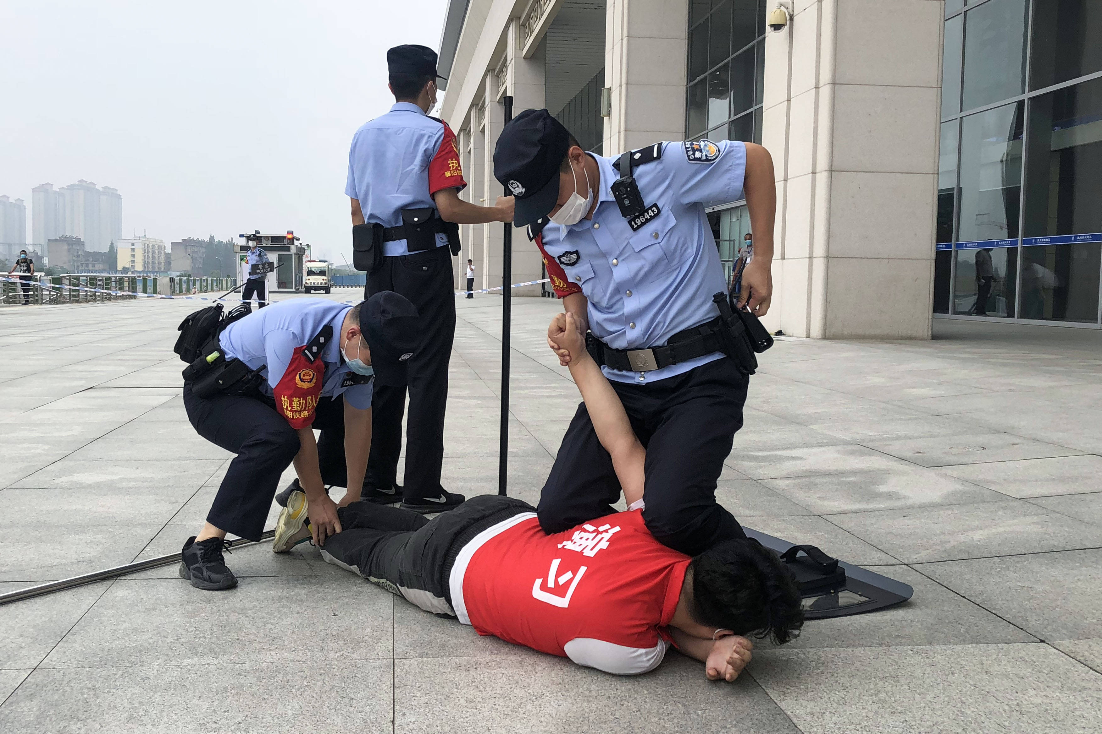 襄州车站派出所:应急处突演练