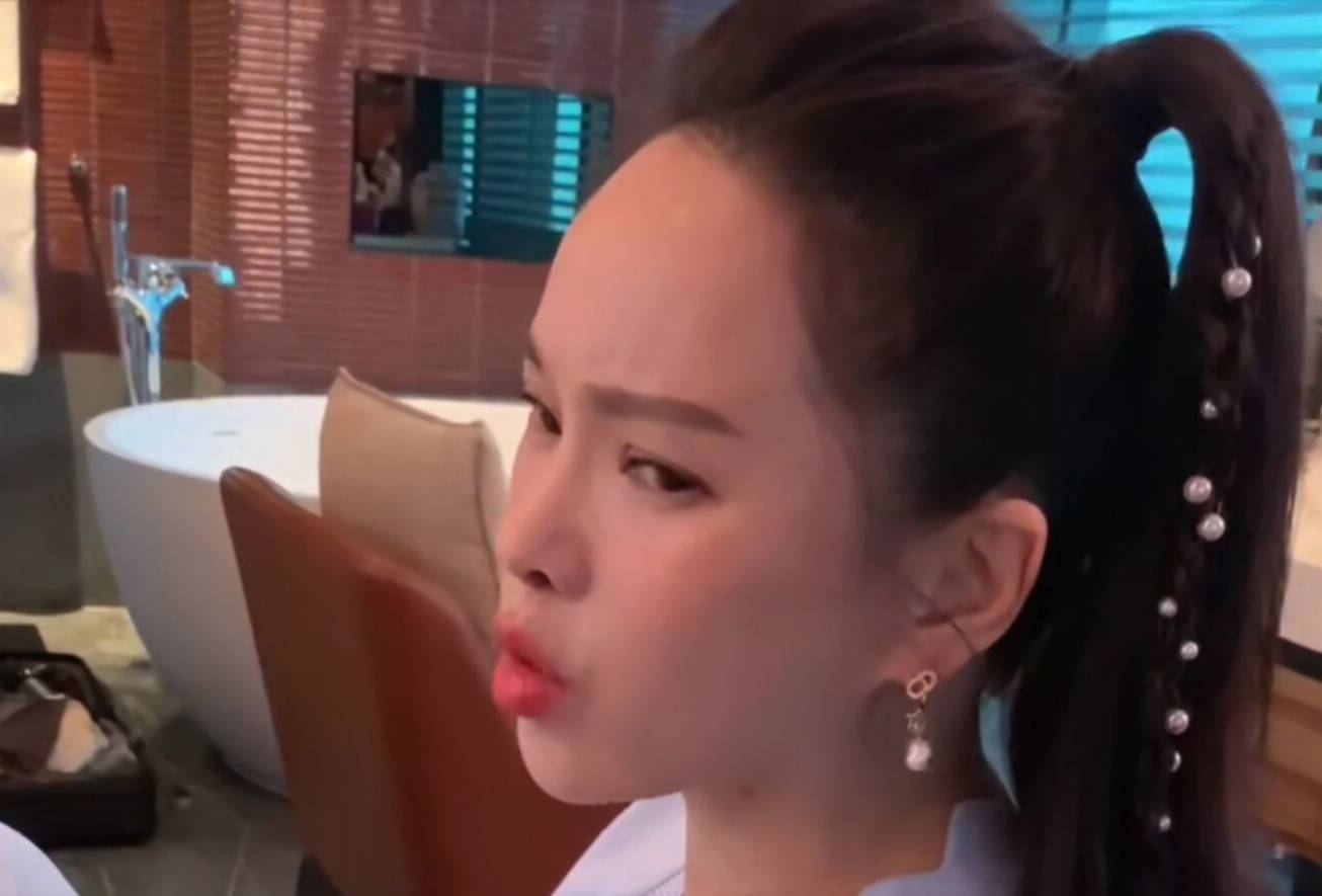 伊能静表情丰富