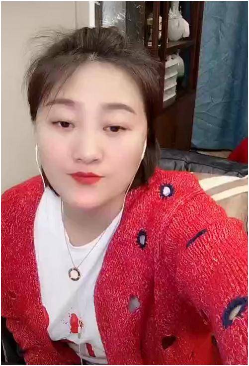 原创乡爱王云晒近况私下开百万豪车豪宅装修气派古董随处见