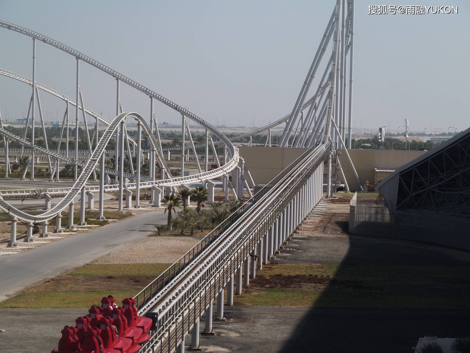 弹射速度比肩航母弹射器的过山车:4.9秒就可到240km/h,全球第一