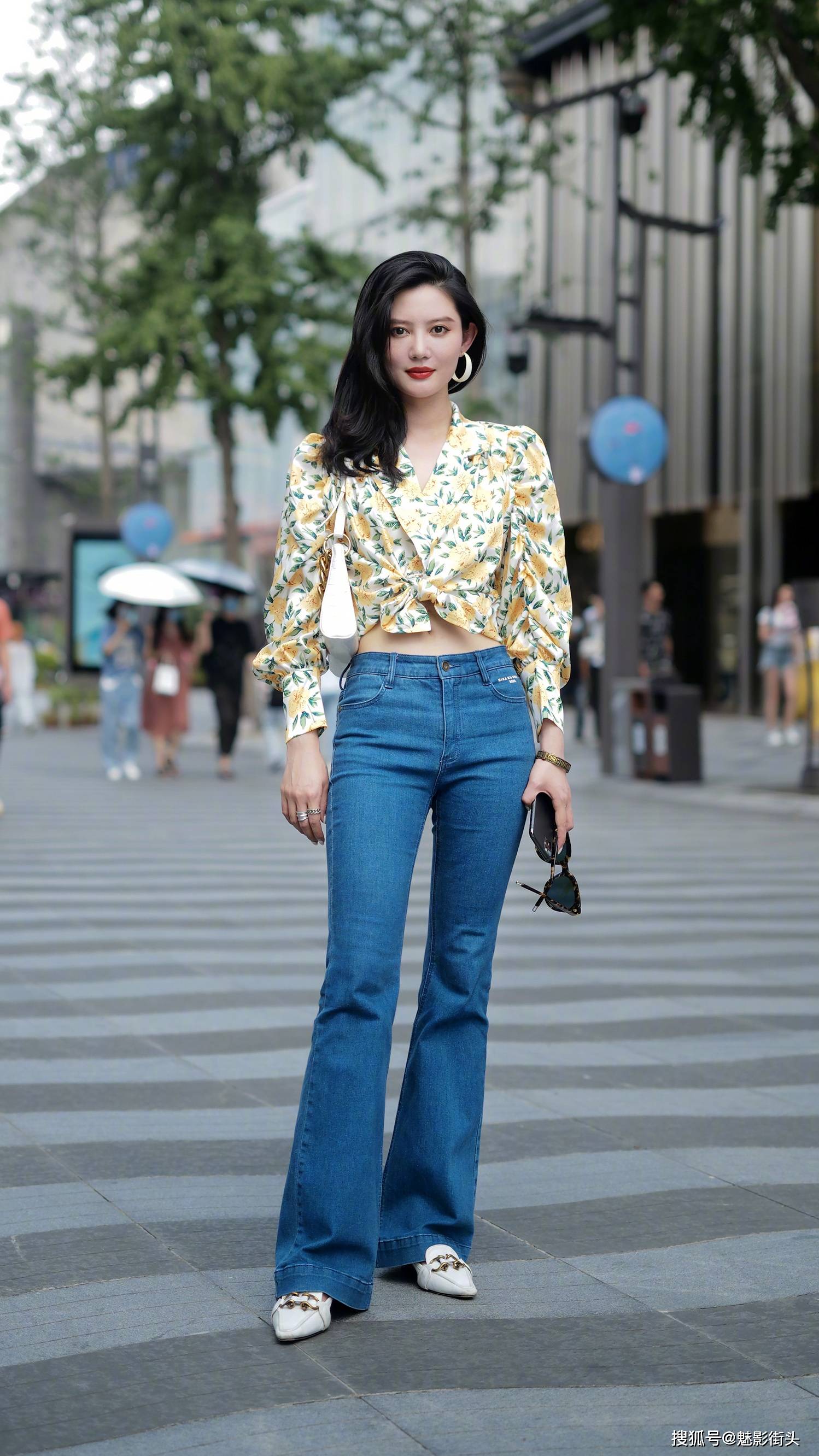 时尚的姑娘选牛仔裤,搭配好了让你时尚又洋气_美女