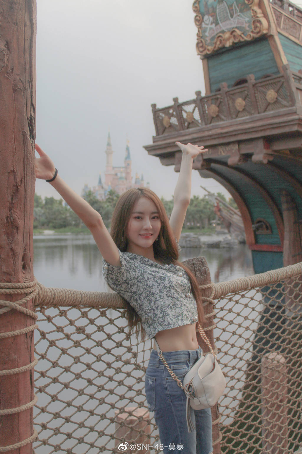 女团snh48莫寒的图集