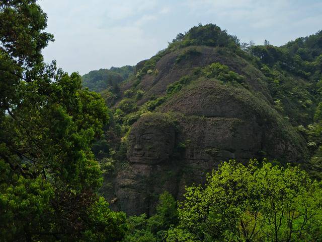 「山水」浙江诸暨,景区因峰奇岩陡而著名,还有中国第一天然大佛