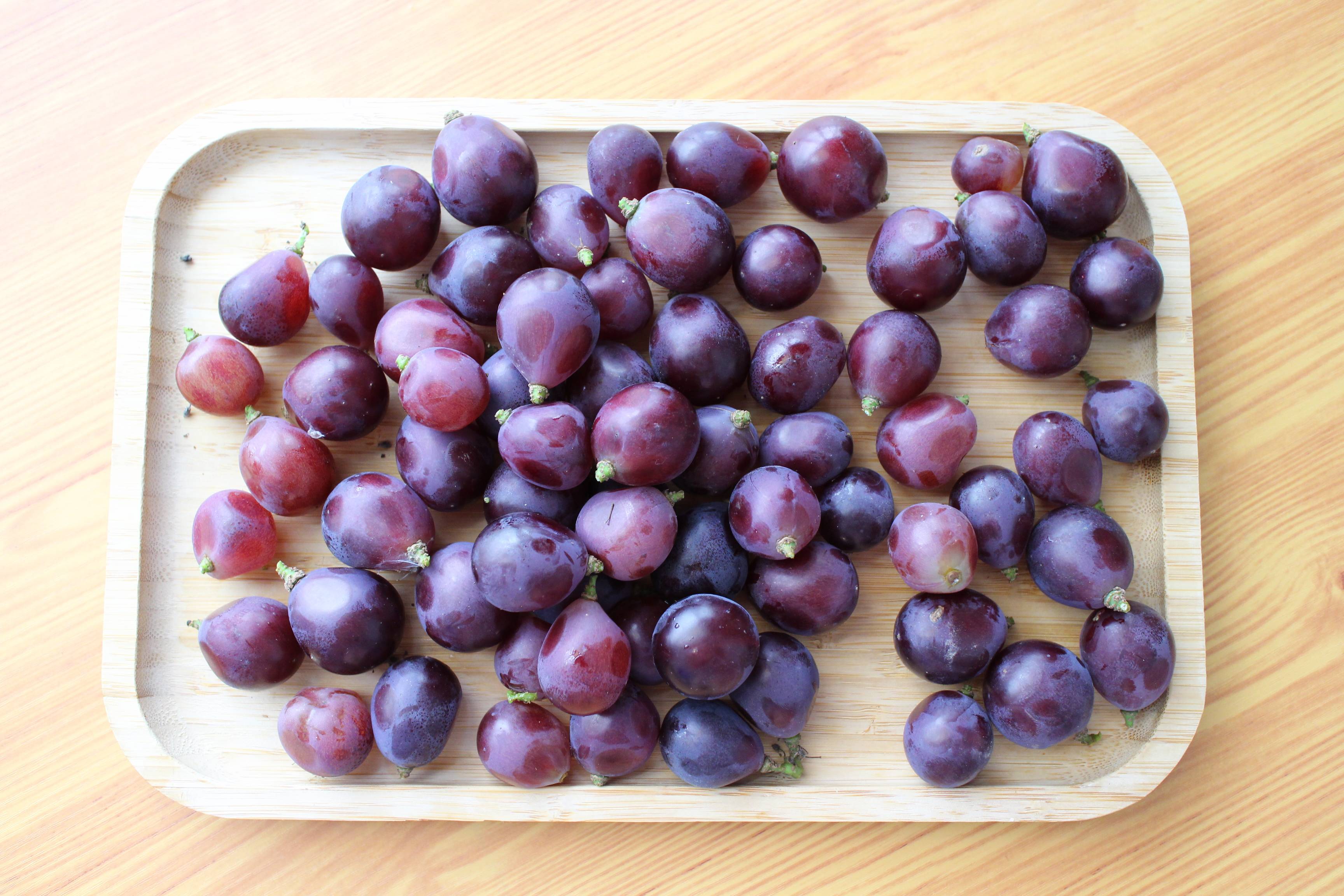 洗葡萄,别只会用盐水,多加2样,洗的干净,连葡萄皮都能吃_清水