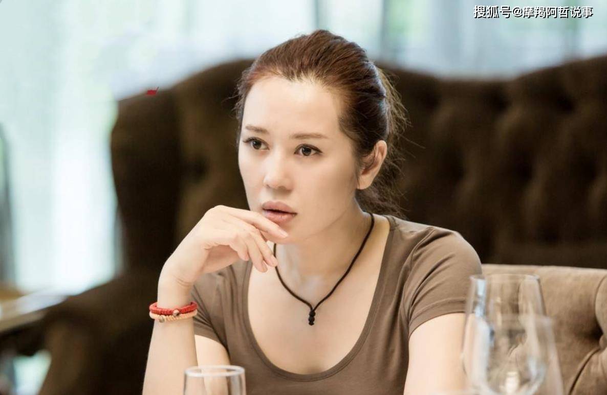 娱乐圈中就有很多女艺人被抛弃过,像洪欣,那英,陈美琪,伊能静,关之琳