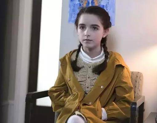 还有就是《坏种》这部电影,看的时候真是被小女孩的演技所震惊,她就像