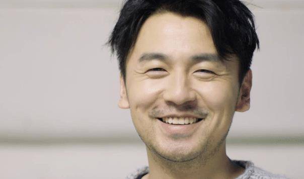 相信大家对雷佳音都很熟悉,李光洁,郭京飞,雷佳音这三个人有一个组合