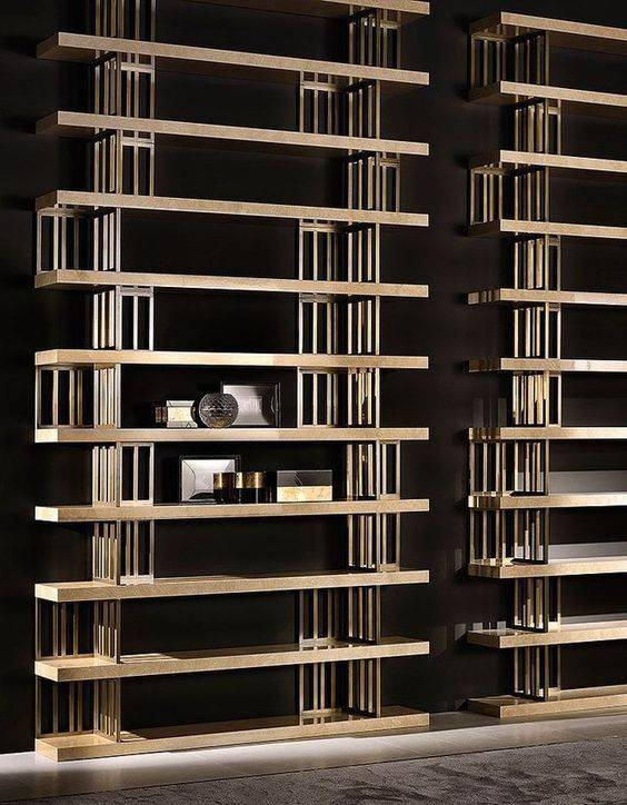 当然就是创意和装饰了,一些艺术性很强的不锈钢装饰隔断或者隔断架,就