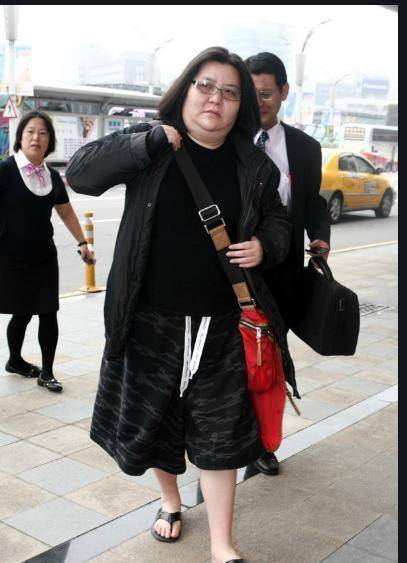 力捧王菲又解决林志玲的黑道困境,最强女大佬邱黎宽被赞义薄云天