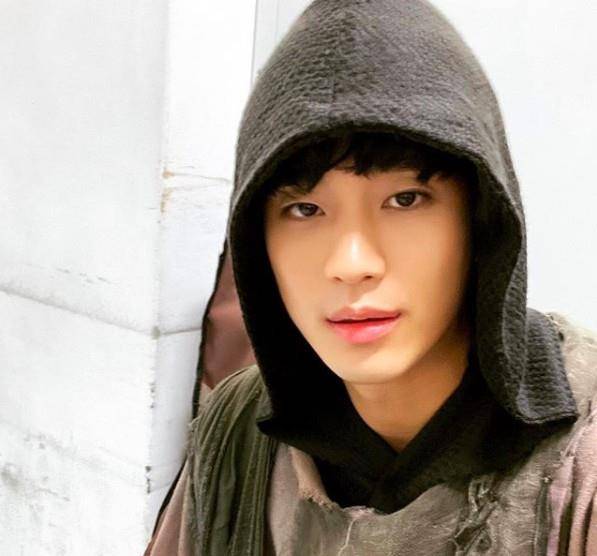 《虽然是精神病但没关系》蓝胡子故事出自格林童话!_文尚泰