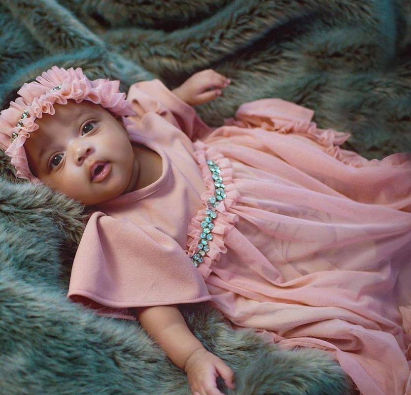 原创博尔特首度公开女儿正面照长大肯定是大美女名字更是霸气十足