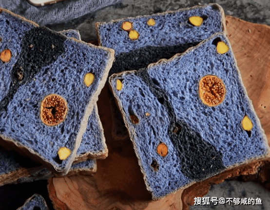 面包烹饪课星空吐司用什么食材可以制作出蓝色的吐司