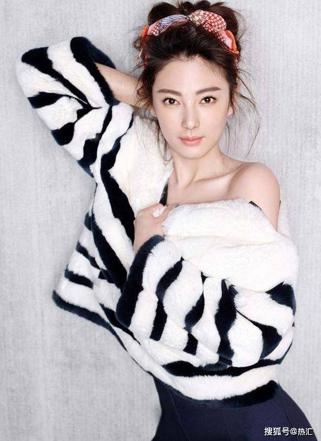 张雨绮成长在离异家庭,与母亲相依为命,因此自小养成了独立,坚韧的