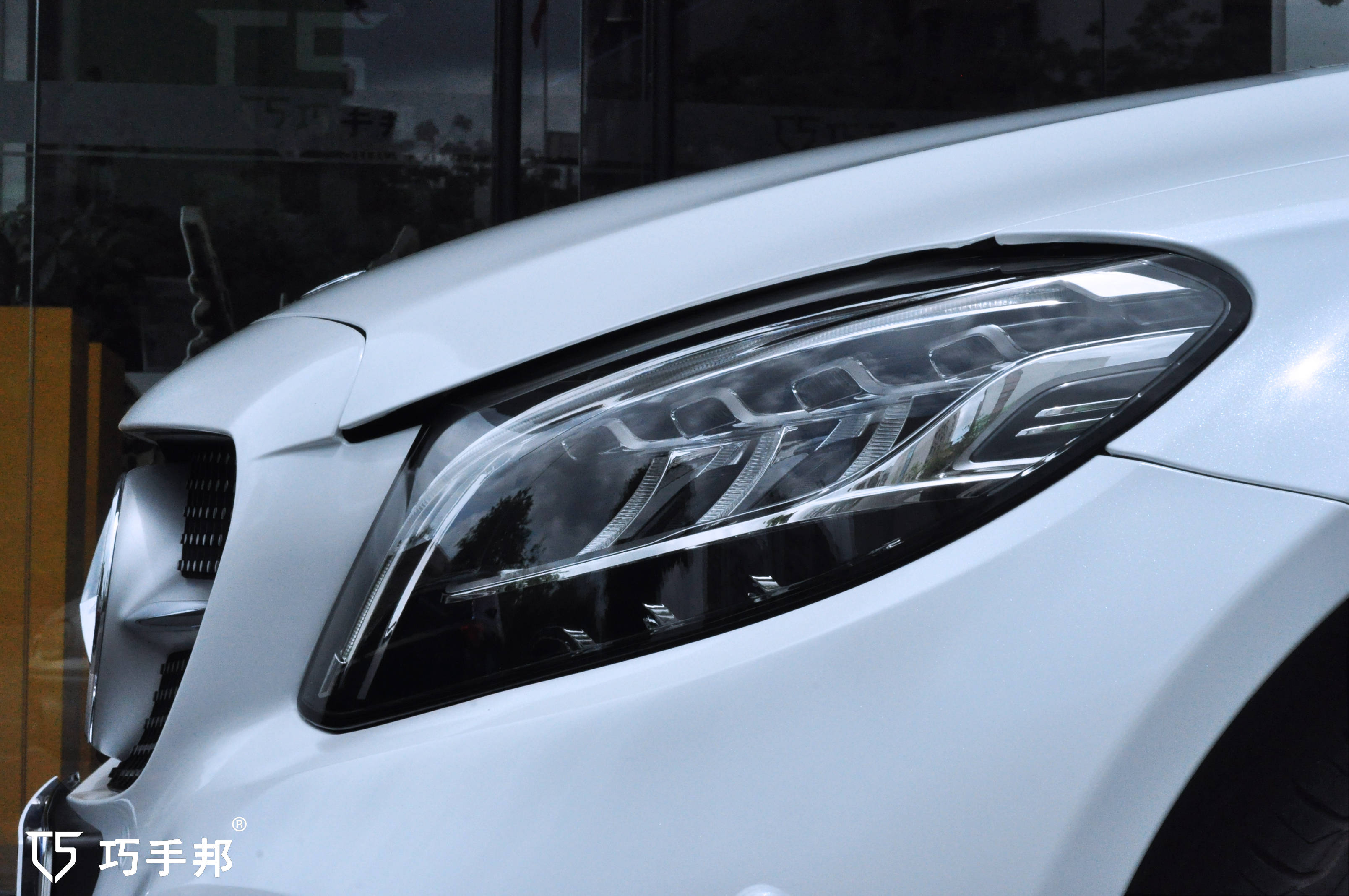 奔驰c200l装贴改色膜珠光钻石白—巧手邦_施工
