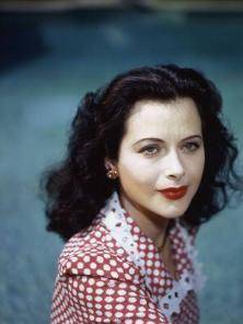 wifi之母海蒂拉玛是智慧过人的科学家又是美艳的好莱坞影星