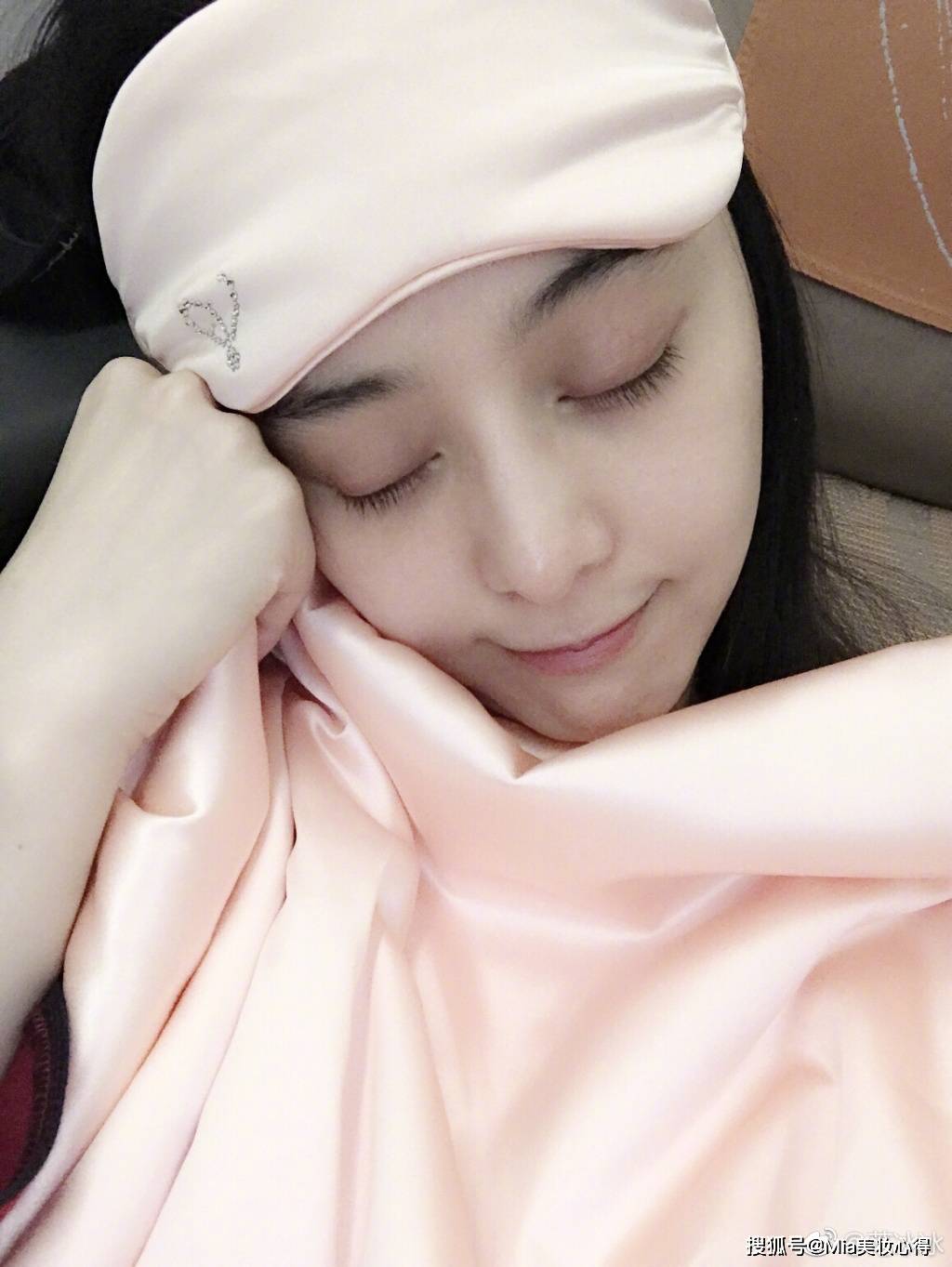 女生敷面膜时,尽量避开这3个"错误",别傻傻不在意