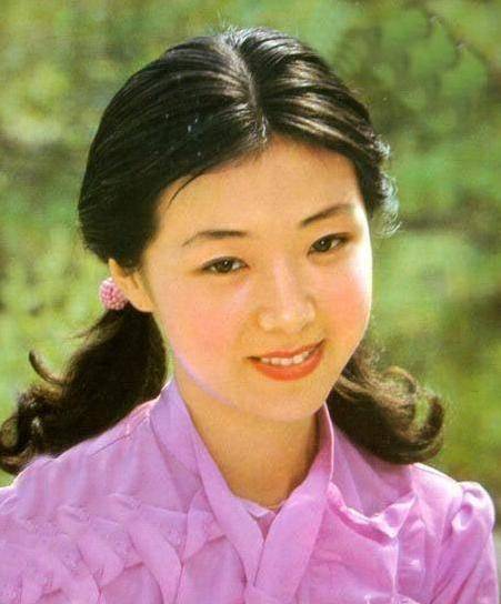 殷新，与“白龙马”王伯昭相恋，流产6次后惨遭抛弃，今现状如何_孩子