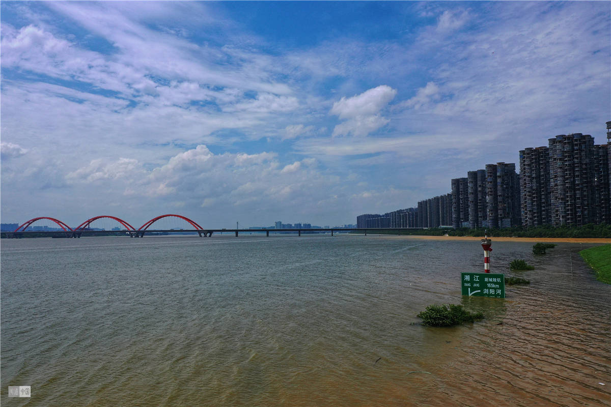 長沙汛情橙黃色的瀏陽河水與藍綠色的湘江水