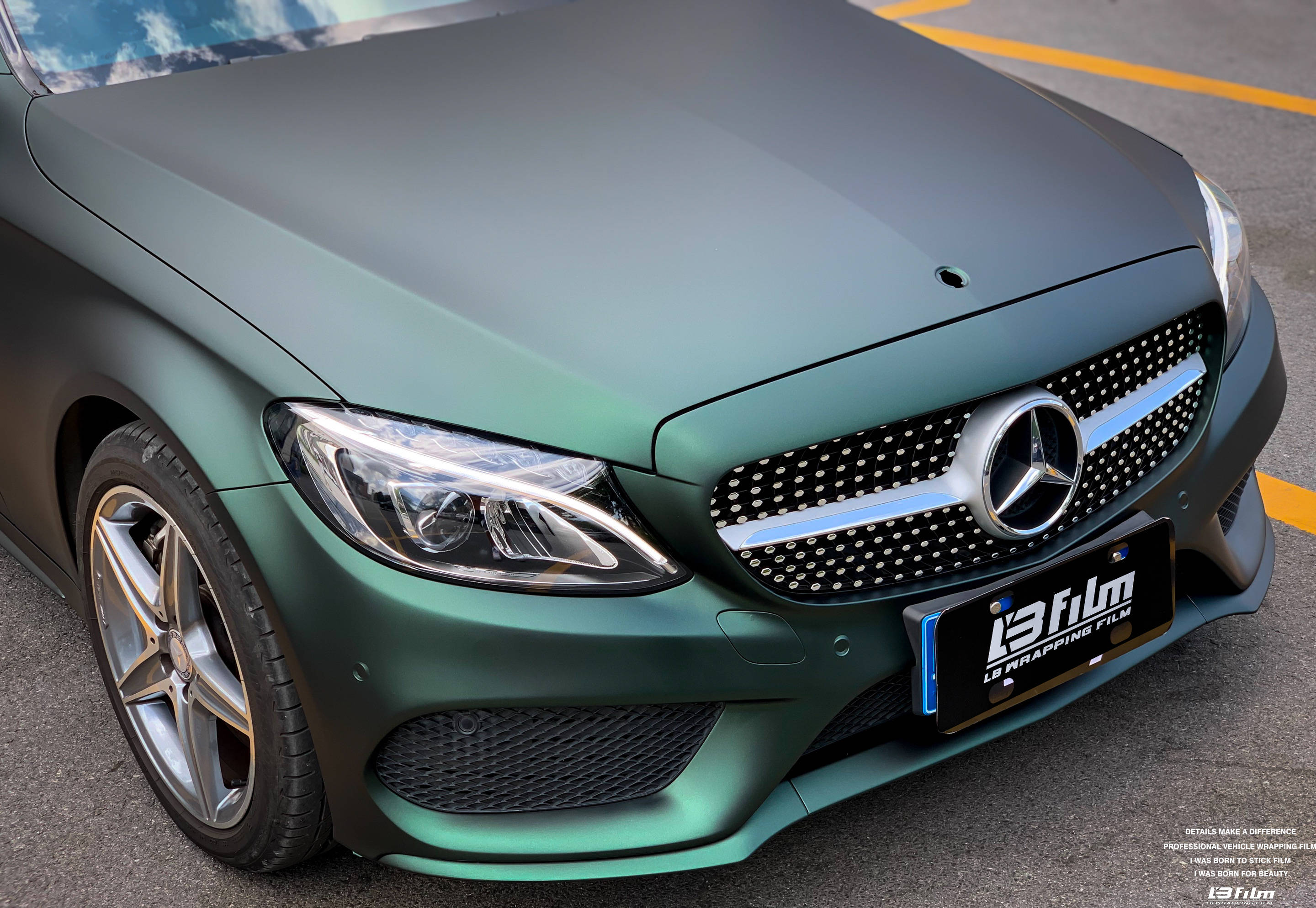 为何最近奔驰那么多这个车身颜色?