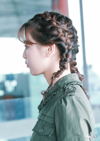 有被杨超越的侧脸惊到…这难道就是传说中的橡皮泥鼻?_美人