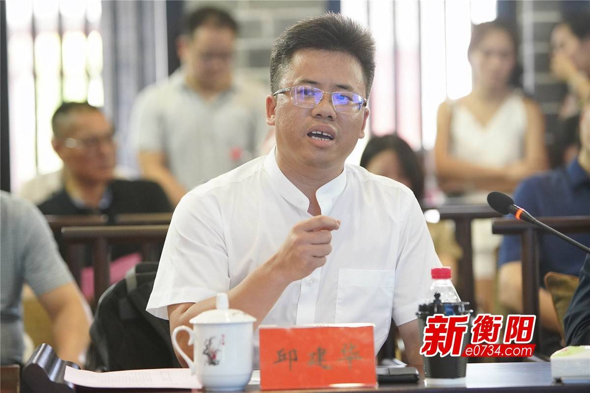 蘑菇车联副总裁邓志伟▲蘑菇车联董事长朱磊▲长沙微孵化网络科技