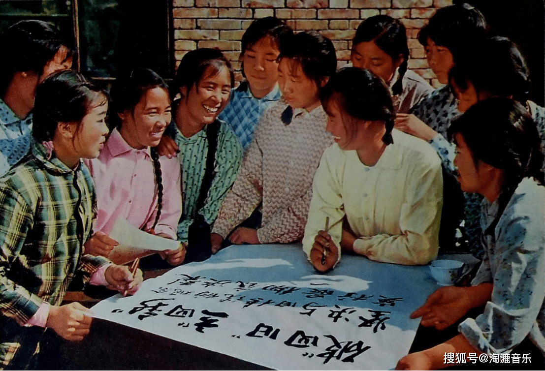 原创回顾1974年中国摄影杂志中每位摄影师镜头下的精彩一瞬