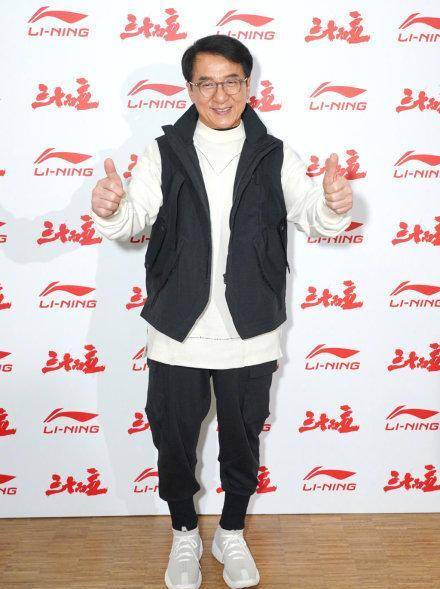 岁月不饶人!李宁成龙时隔35年再次合照,改变的不只是时间