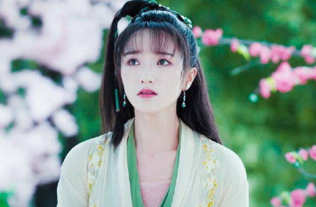 小青的扮演者,第一位是经典,最后一位亮瞎眼