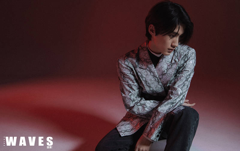 边天扬摩登大片释出 重现"素察"眼神杀